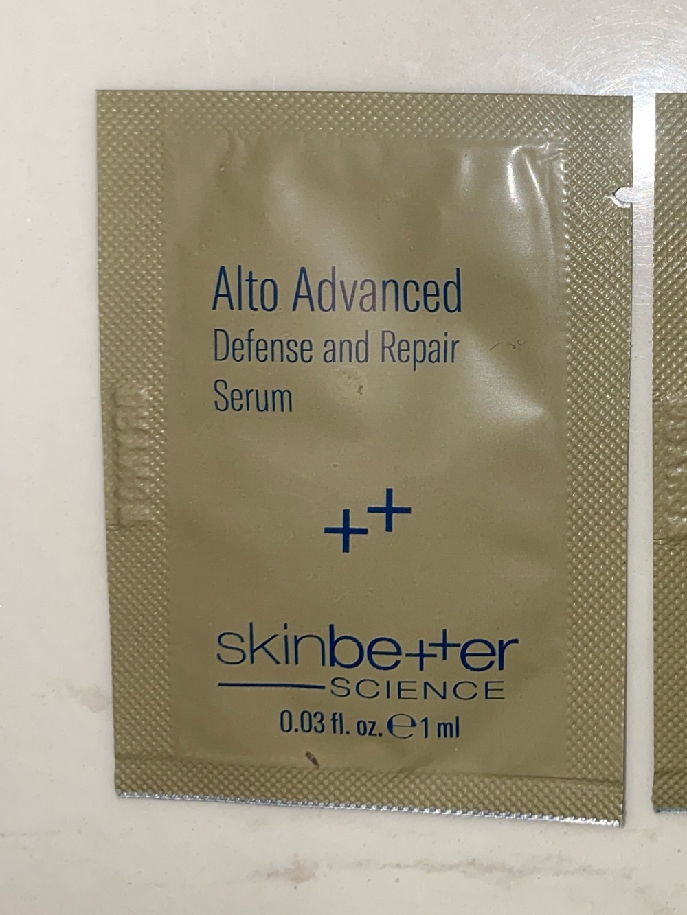 SkinBetter science Alto Advanced Defense and Repair Serum - Gold Sachet